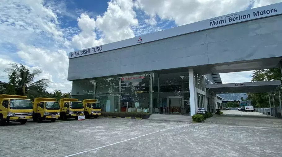 Dealer Mitsubishi Fuso di Pangkalan Bun, Kalimantan Tengah - (Beritasatu.com/Herman)