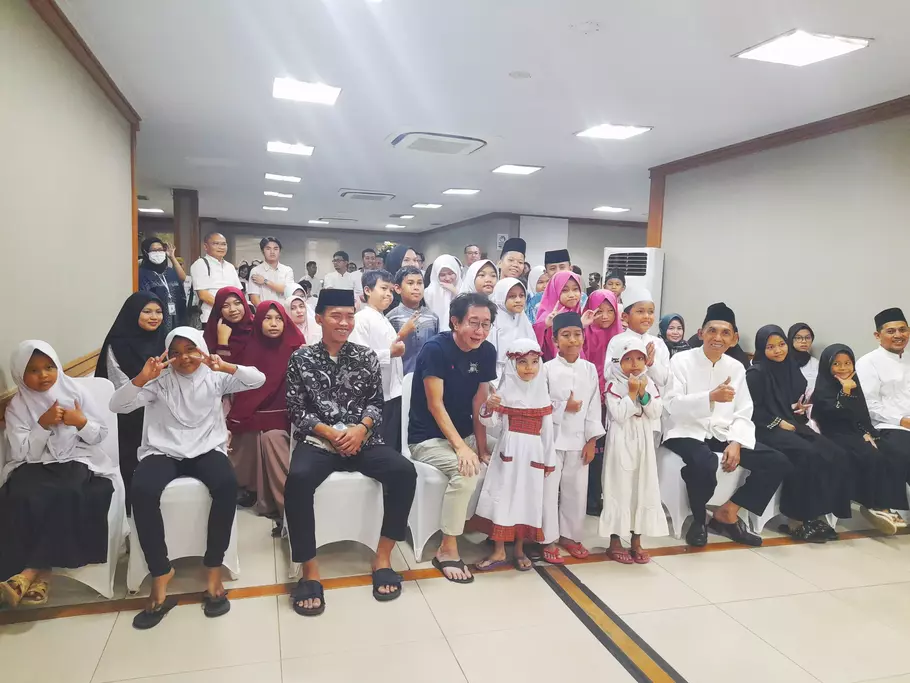 Suasana di Kantor Sido Muncul Jakarta saat pemberian santunan untuk 1.000 anak yatim pada Rabu, 27 Maret 2024. - (Beritasatu/Gesa Vitara)