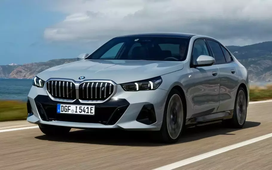 Penjualan mobil listrik BMW telah mencapai lebih dari 1 juta. - (Arena EV/-)