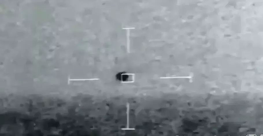Rekaman di San Diego 2019, menjelang UFO masuk ke laut. - (YouTube.com/Total Singin Dojo)