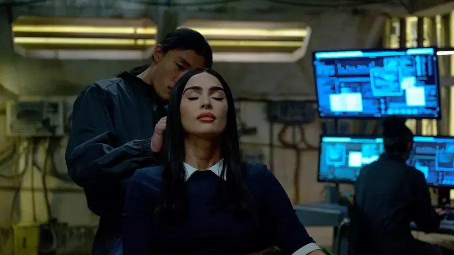 Review Film Subservience Ketegangan SciFi dengan Penampilan Megan Fox