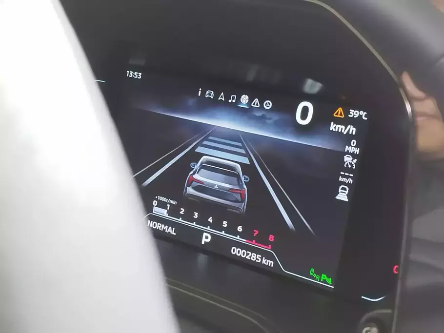 Mitsubishi XForce Ultimate Diamond Sense dilengkapi dengan fitur ADAS yang semakin lengkap. - (Beritasatu.com/Wahyu Sahala Tua)