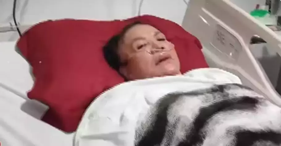 Mpok Atiek dilarikan ke rumah sakit akibat gula darah menembus angka 484. - (Beritasatu.com/YouTube)