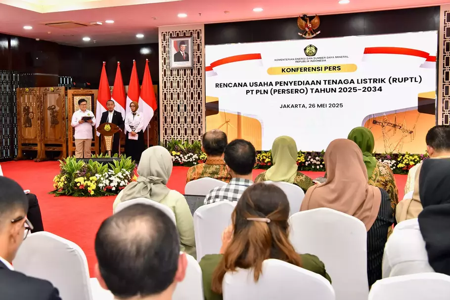 Suasana Konferensi Pers Rencana Usaha Penyediaan Tenaga Listrik (RUPTL) PLN 2025-2034 di Kantor Kementerian ESDM, Jakarta pada Senin, 26 Mei 2025. - (PLN/Istimewa)