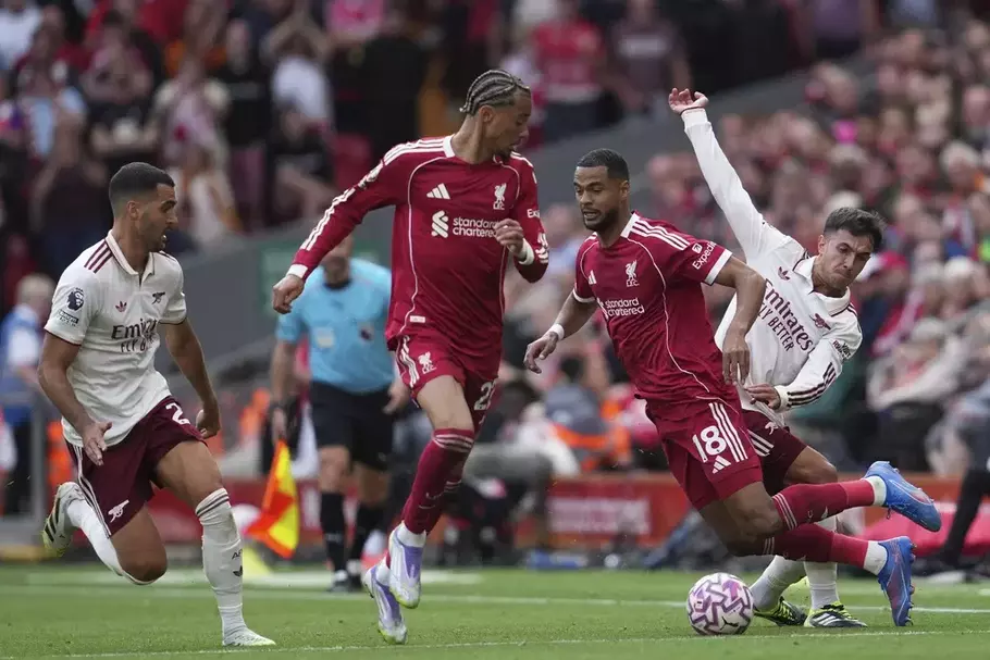 Liverpool menjamu Arsenal di Anfield, Minggu (31/8/2025). - (AP/Jon Super)