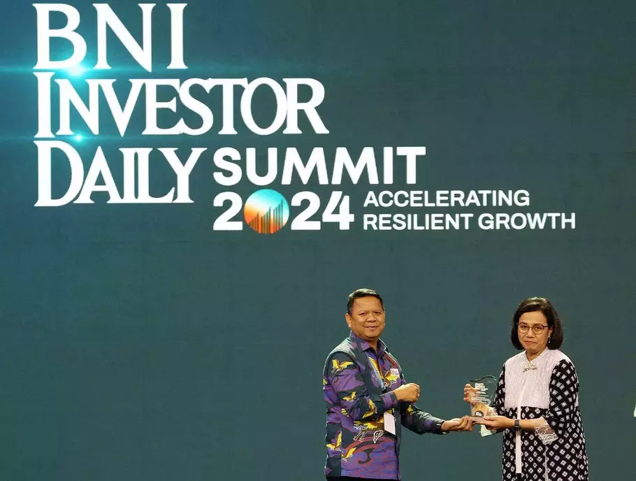 CEO B-Universe Rio Abdurachman dan Menkeu Sri Mulyani saat Investor Daily Summit2024. - (Beritasatu.com/-)