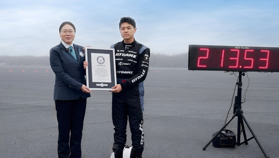 GAC Hyptec SSR berhasil mencetak rekor dunia drift. - (Carnewschina/DOK)