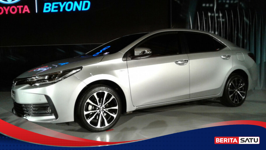 Toyota Segarkan Tampilan Sedan New Corolla Altis