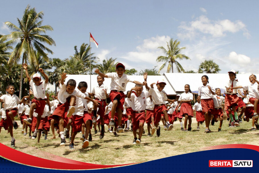 Pakaian Adat Jadi Seragam Sekolah, Begini Penjelasan Kemendikbudristek ...