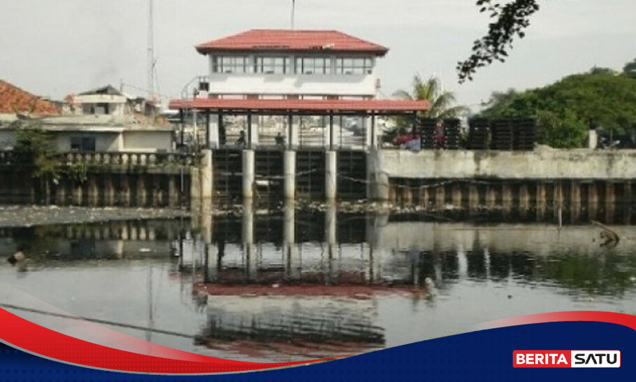 Pintu Air Pasar Ikan Jakarta Berstatus Siaga 2, Waspada Banjir Di ...