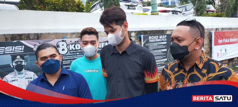 Aktor Kevin Hiller Mengaku Menjadi Korban Peretasan