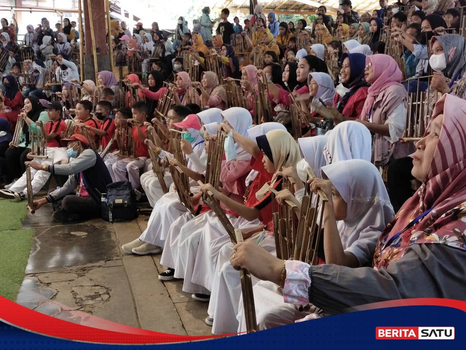 Hari Angklung Sedunia, Momentum Lestarikan Warisan Tradisi