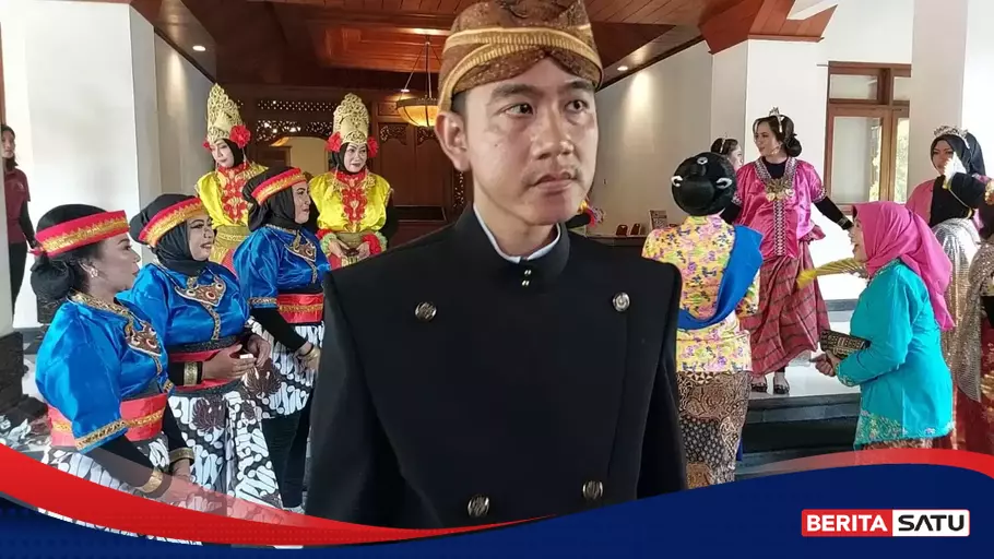 Gibran Dapat Giliran Pertama Paparkan Visi, Misi Dan Program Di Debat ...