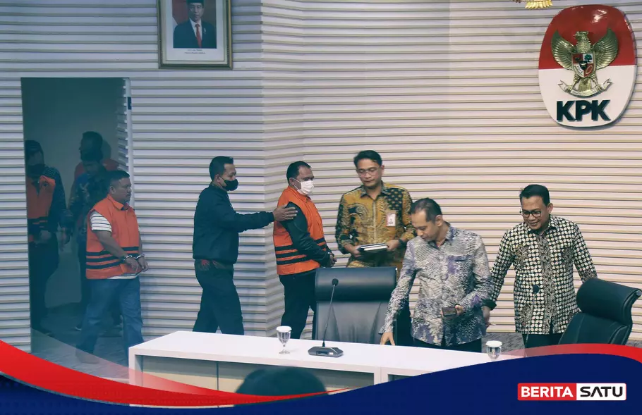 Bupati Labuhanbatu Erik Adtrada Terjaring OTT KPK