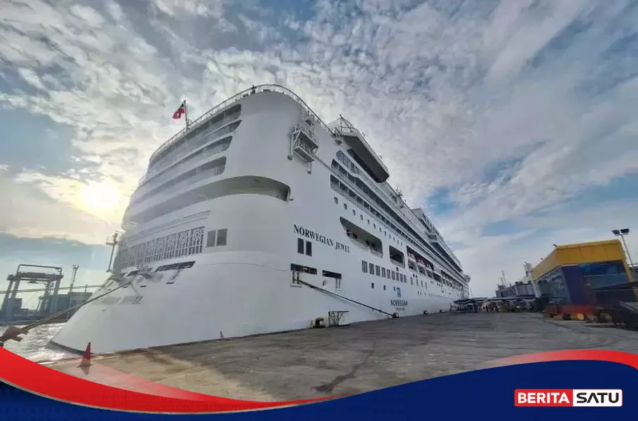 Norwegian Cruise Lane Jadi Kapal Pesiar Pertama Berlabuh di Pelabuhan