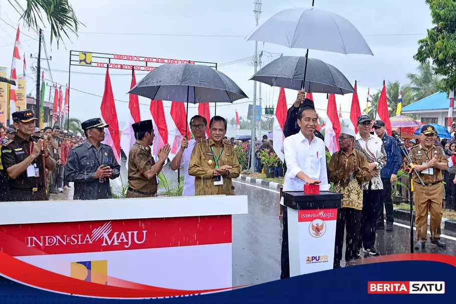 Jokowi inaugurates 15 sections of presidential road in Central Sulawesi