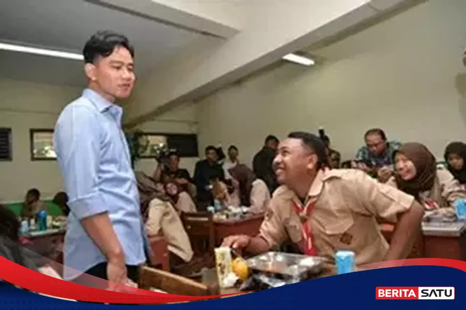 Tinjau Program Makan Bergizi Gratis Di SMKN 7 Semarang, Gibran: Bisa ...