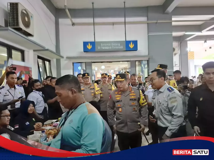 Tekan Laka Lantas Nataru 2024, Kapolri Wajibkan Tes Kesehatan dan Urine bagi Sopir Bus