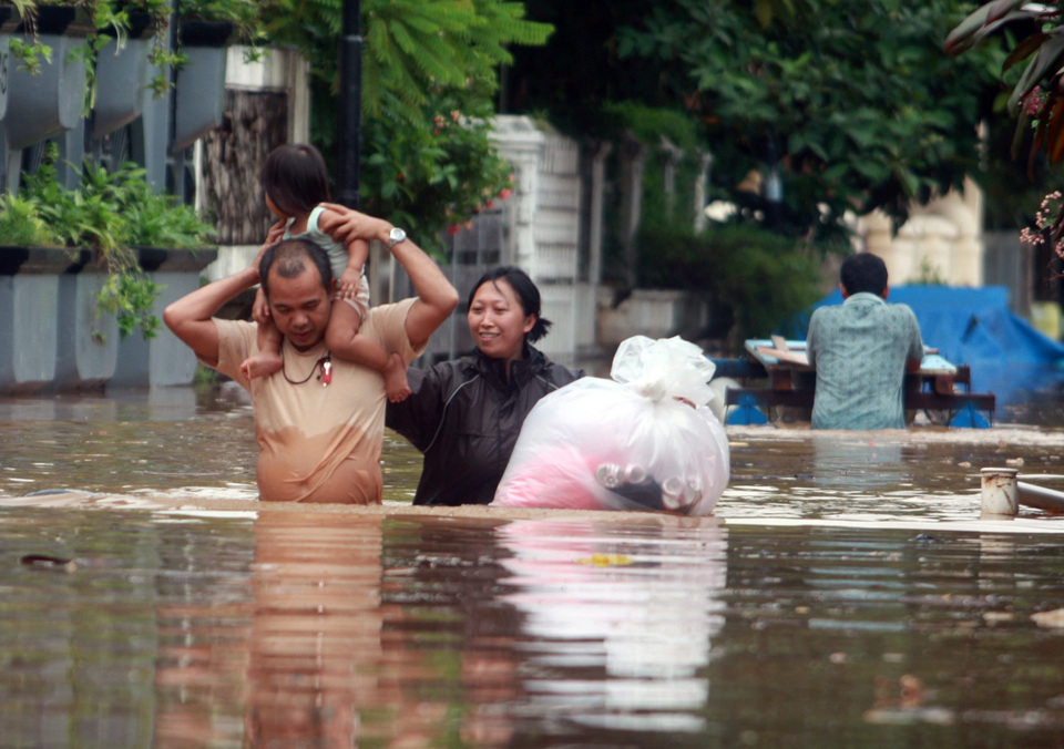 Banjir Rendam Wilayah Jakarta Dan Tangsel