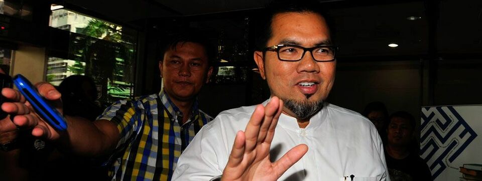 Bupati Empat Lawang Budi Antoni Aljufri memenuhi panggilan KPK di Jakarta, Jumat (1/11). 