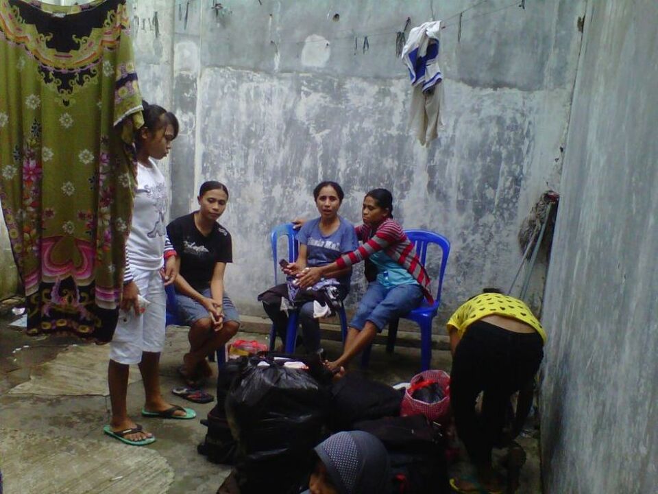 Anak-anak di bawah umur yang dipekerjakan sebagai TKI. Mereka di tampung di sebuah rumah di Bekasi