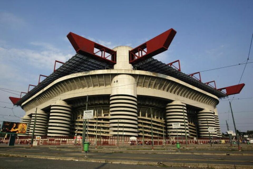 Stadion Giuseppe Meazza atau yang lebih dikenal sebagai San Siro.