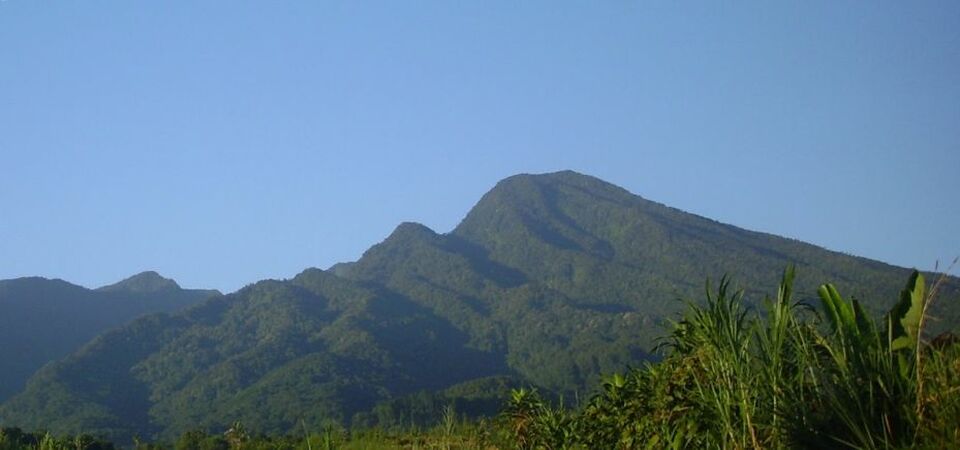 Pesona Gunung Salak Yang Misterius