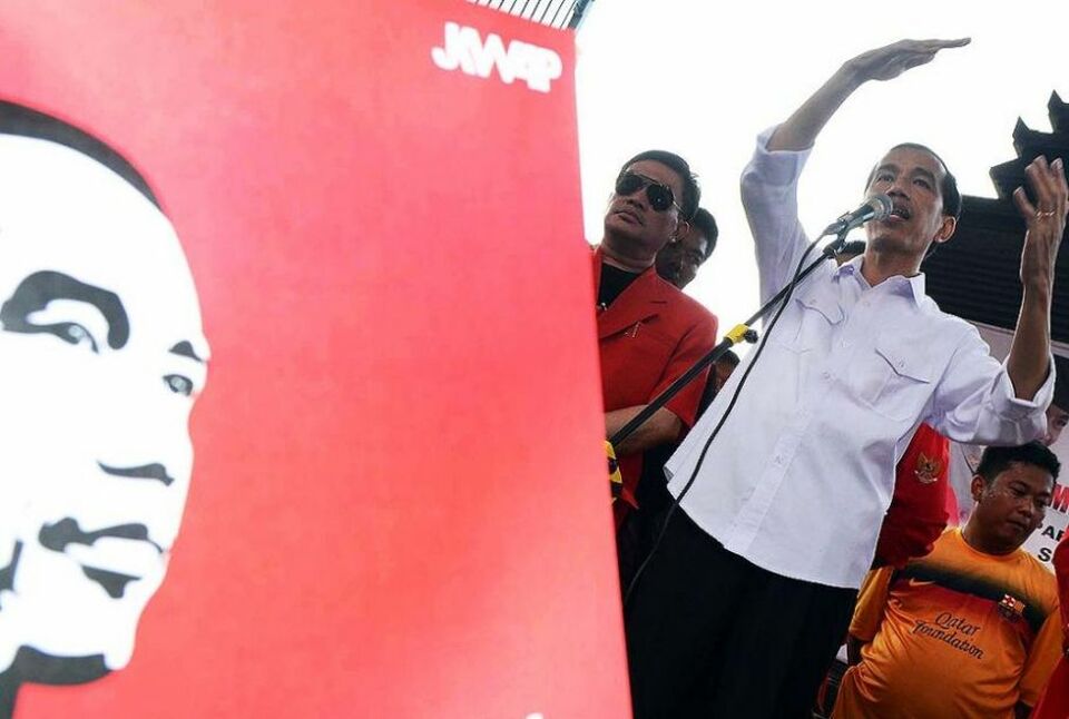 Calon Presiden Partai PDI Perjuangan, Joko Widodo menyampaikan orasi politik saat pembekalan saksi PDI Perjuangan.