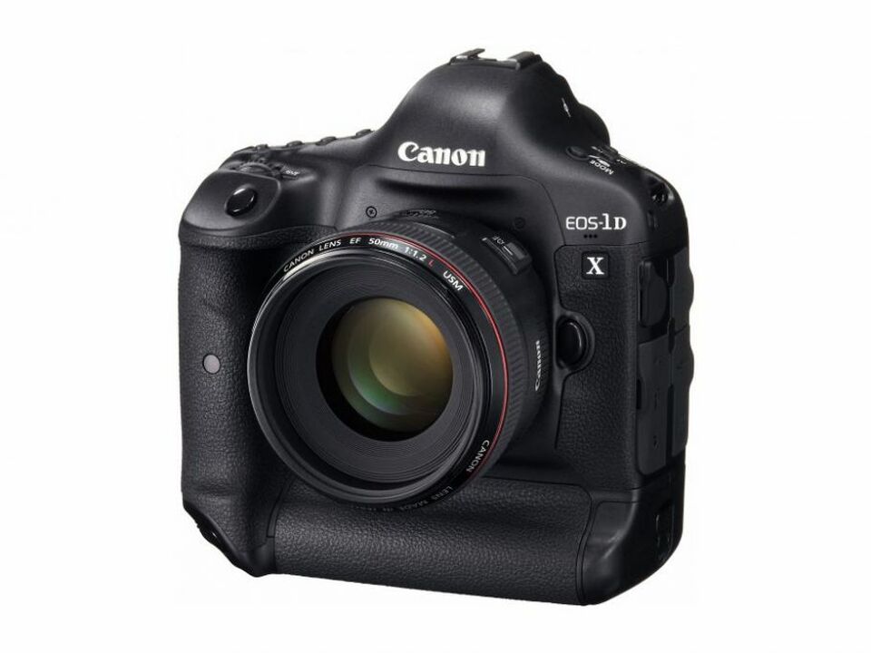 Canon Rayakan 25 Tahun Performa Unggul EOS-1 Series