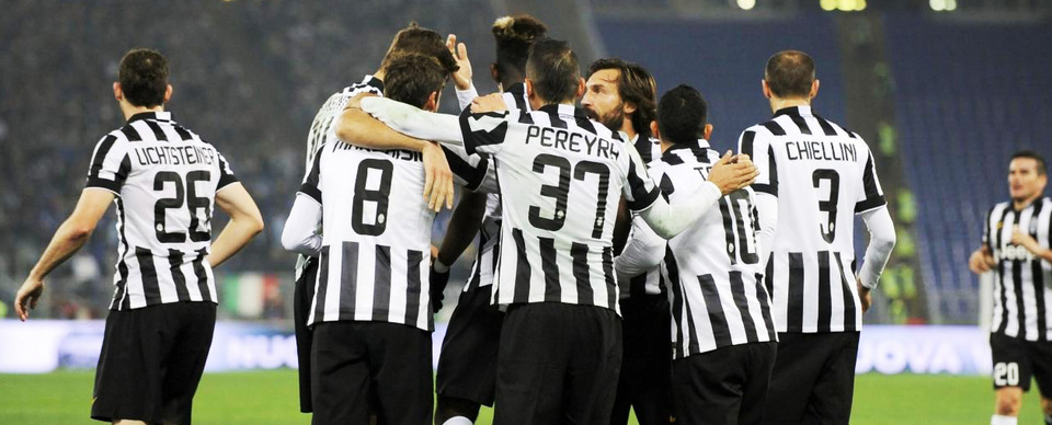 Selebrasi para pemain Juventus setelah Paul Pogba mencetak gol ke gawang Lazio di Olimpico, 22 November 2014. Juventus menang 3-0.