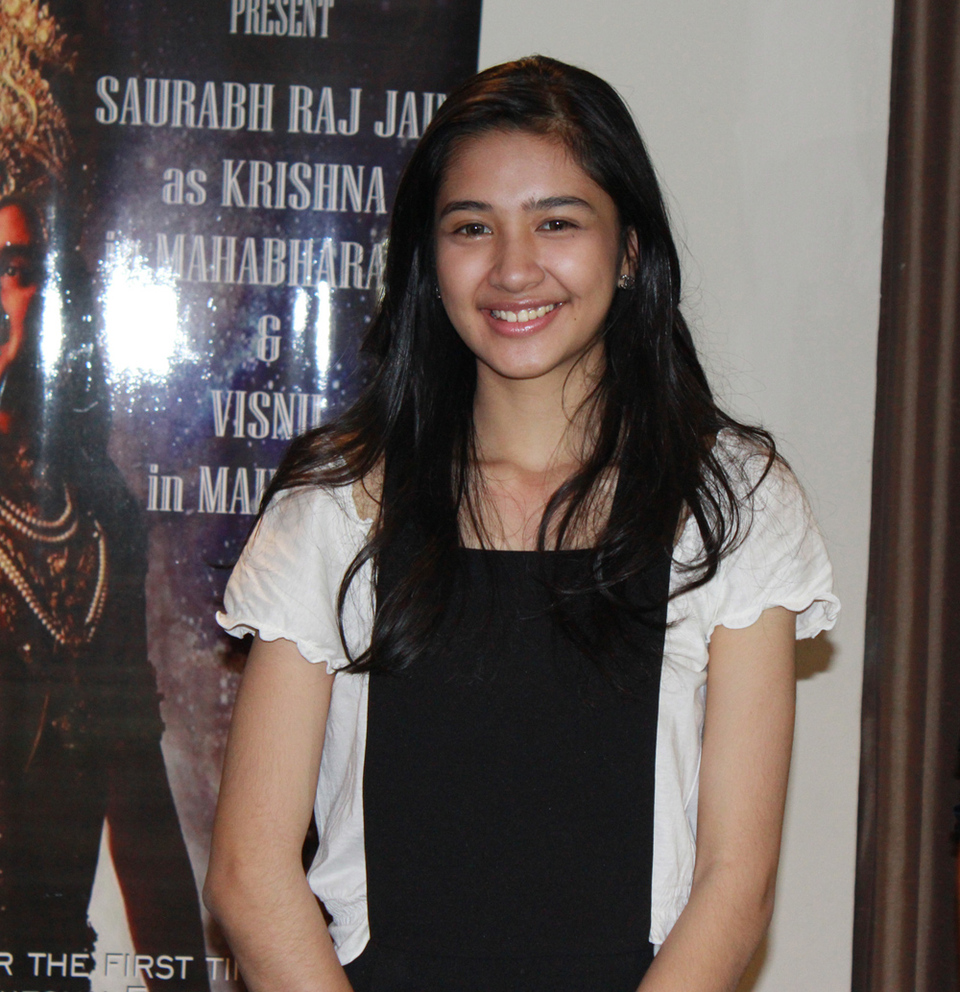 Mikha Tambayong Senang Main dengan Bintang Mahabharata