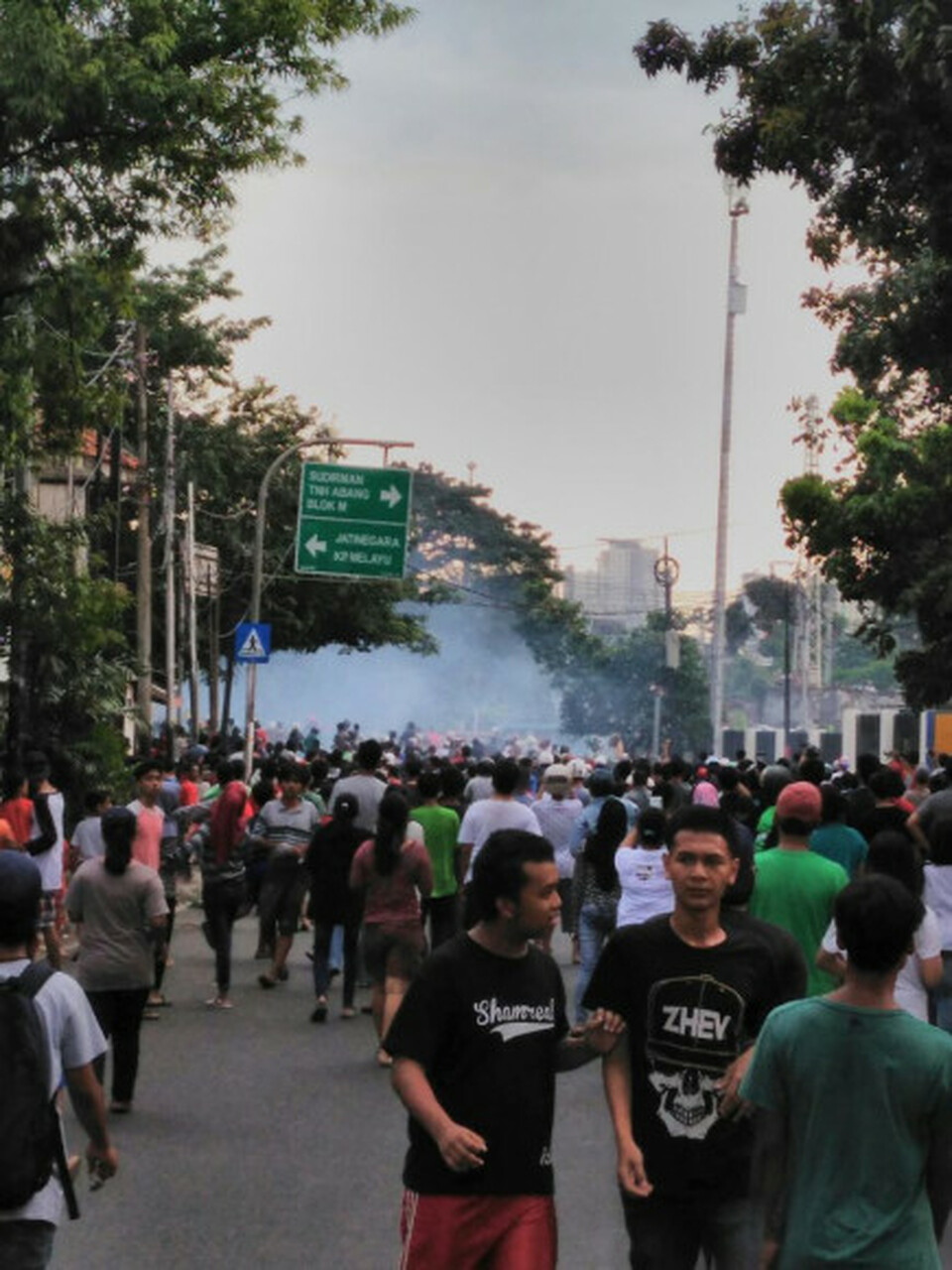 Tawuran warga di Manggarai, Jakarta Selatan, 8 Januari 2017.
