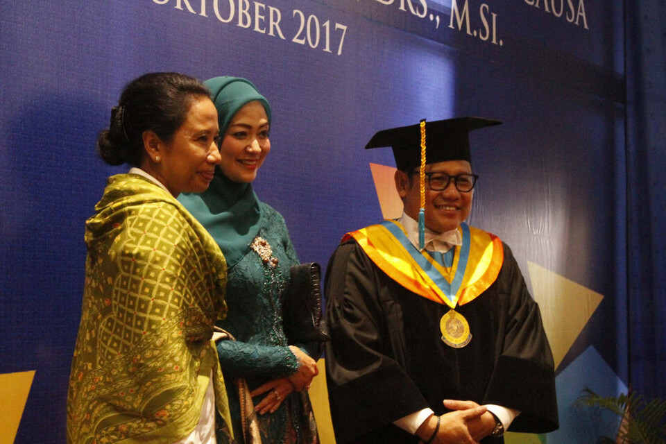 Muhaimin Iskandar Terima Gelar Doktor HC Dari Unair