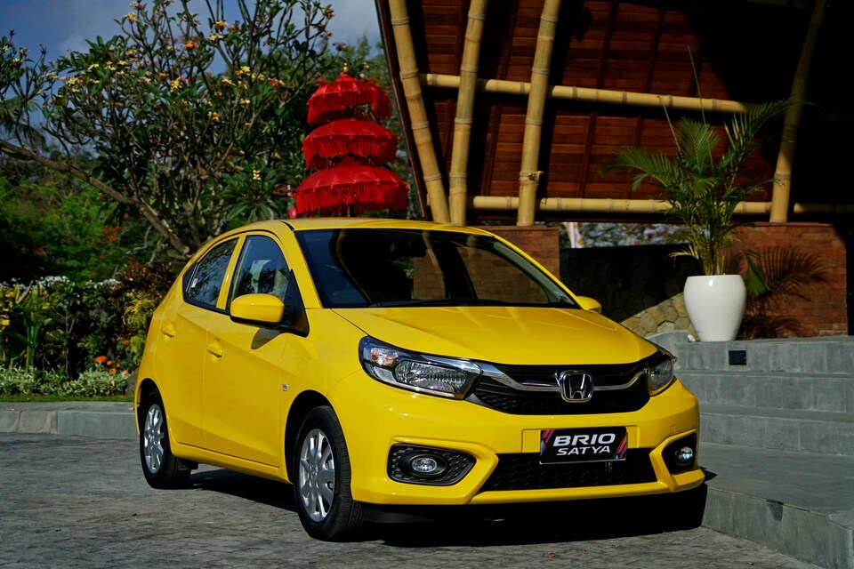 Honda Brio Satya.