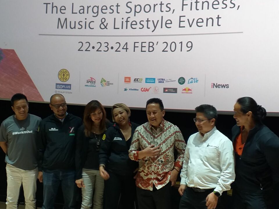 Panitia, praktisi olahraga, dan para pendukung berfoto bersama di Jakarta, Selasa (19/2) setelah menjelaskan tentang pameran olahraga terbesar di Asia Tenggara, Goifex 2019 yang digelar di Jakarta Convention Center (JCC), Senayan, Jakarta pekan ini. 
