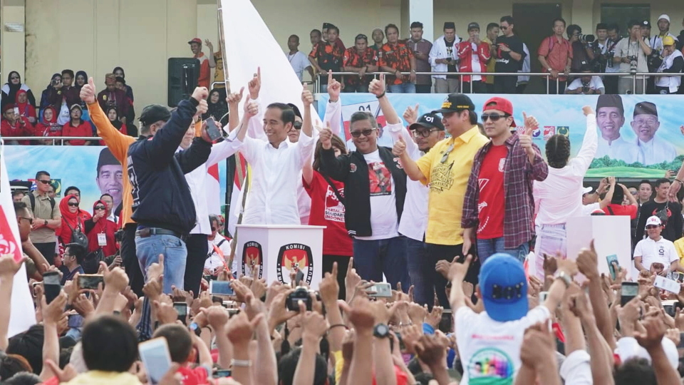 Capres nomor urut 01, Joko Widodo saat kampanye terbuka di Stadion Maulana Yusuf, Kota Serang, Banten, Minggu (24/3/2019).
