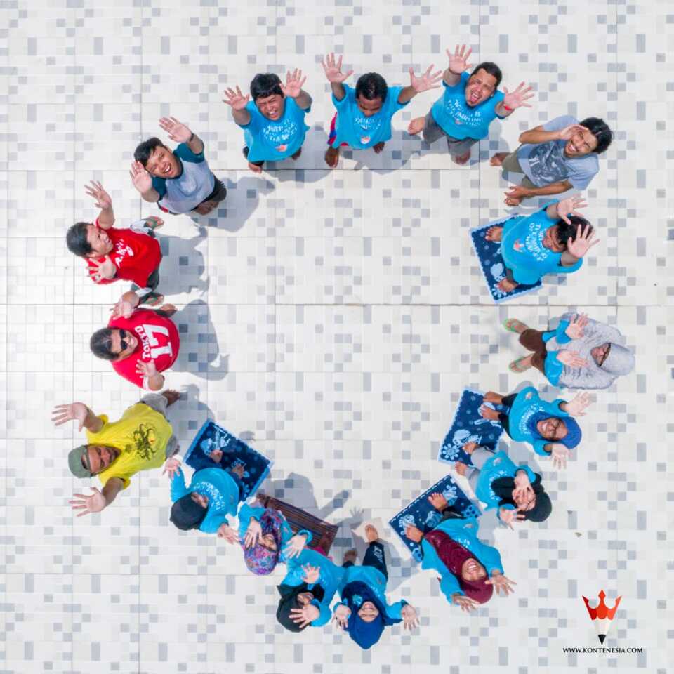 Kontenesia menjadi penyedia jasa penulis konten dengan klien yang meliputi startup, marketplace, agensi, pemilik bisnis UKM, dan beberapa perusahaan besar skala nasional.