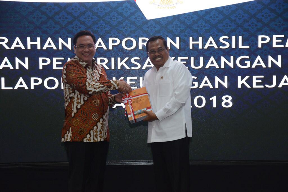 Serahkan LHP Atas LK Kejaksaan RI, Anggota I BPK Tekankan Hasil ...