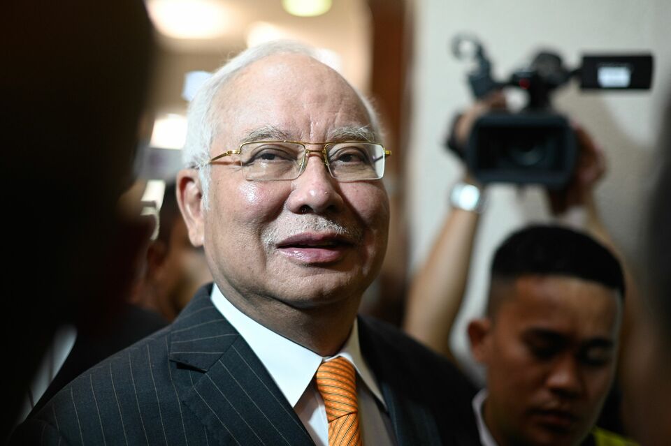 Mantan Perdana Menteri Malaysia, Najib Razak, tiba di Pengadilan Tinggi Kuala Lumpur, untuk menjalani persidangan terkait skandal 1MDB, Senin (11/11/2019).