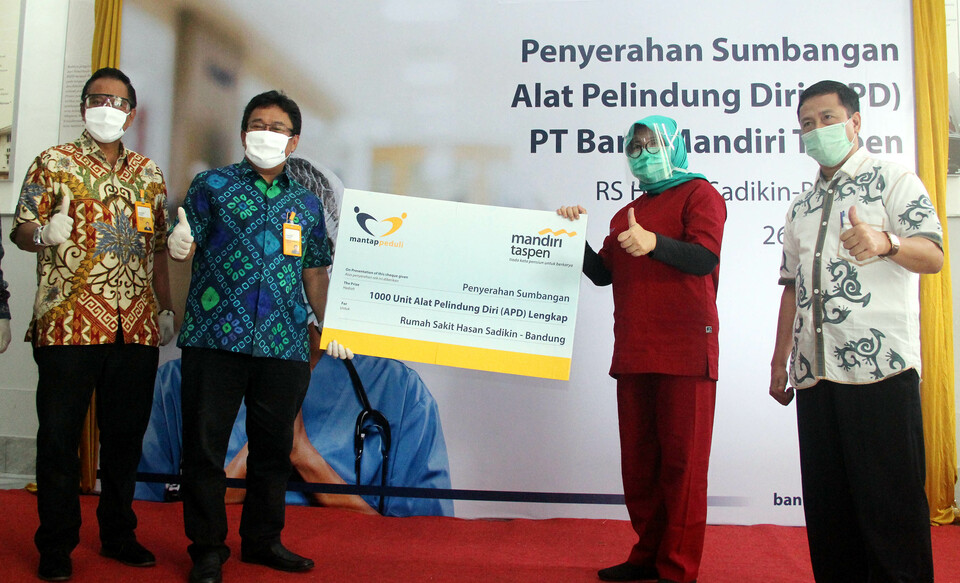 Bank Mantap Donasi Ribuan Masker Untuk 6 RS