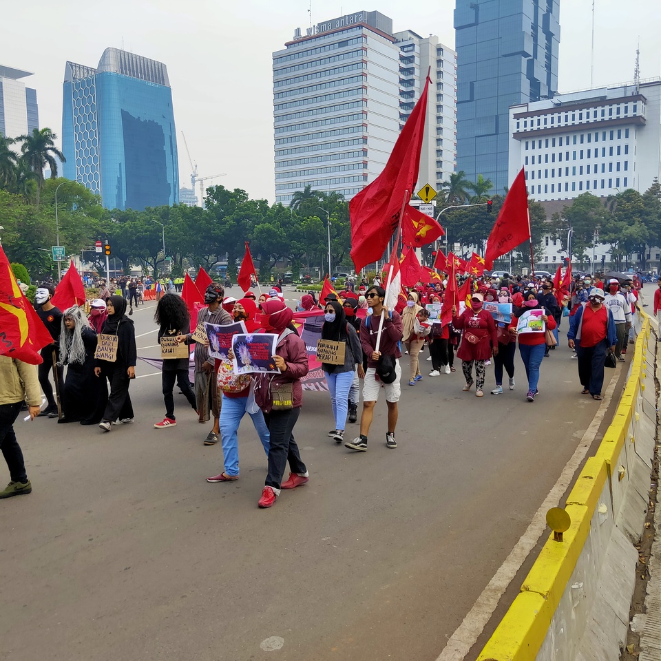 Mahasiswa Demo, Arus Lalu Lintas Depan Patung Kuda Ditutup