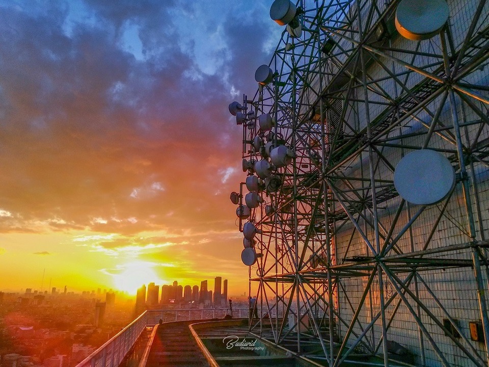 Ilustrasi menara telekomunikasi, BTS.