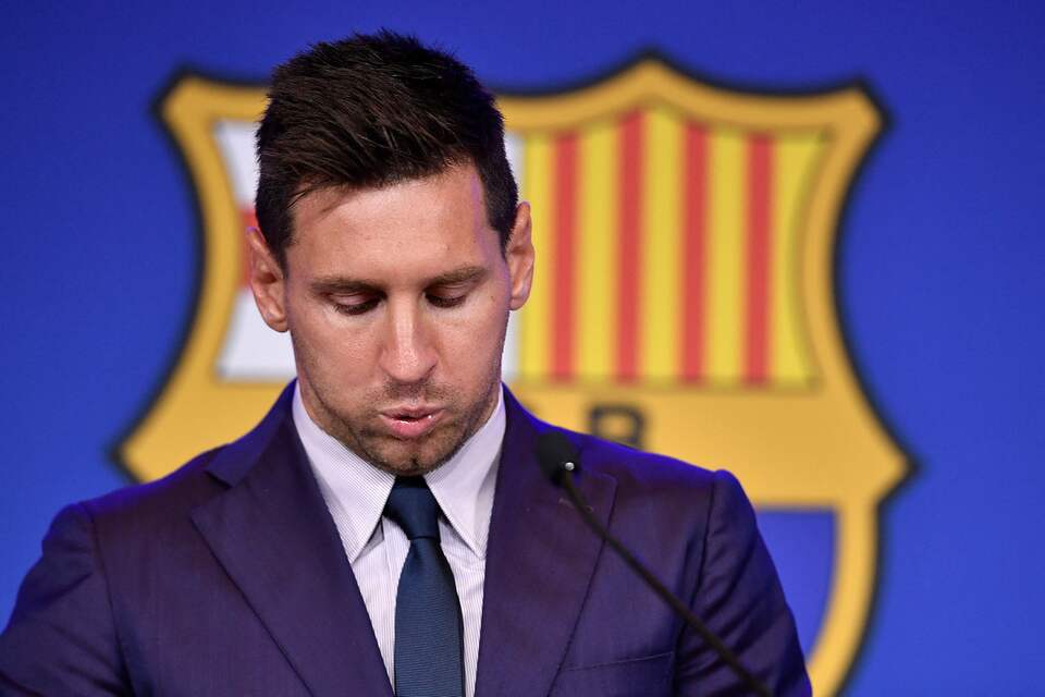 Lionel Messi dalam jumpa pers terakhir di Barcelona, Minggu, 8 Agustus 2021.