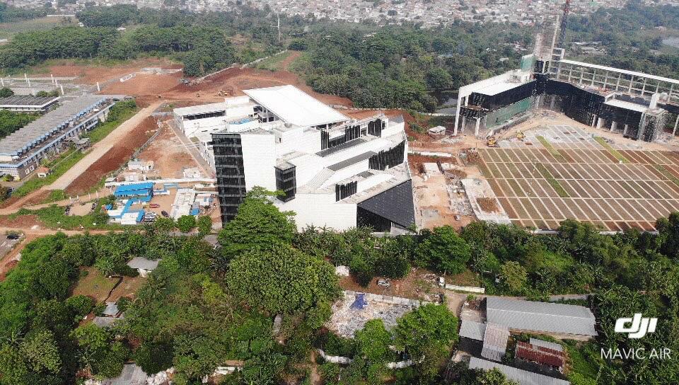 Pembangunan Universitas Islam Internasional Indonesia (UIII).