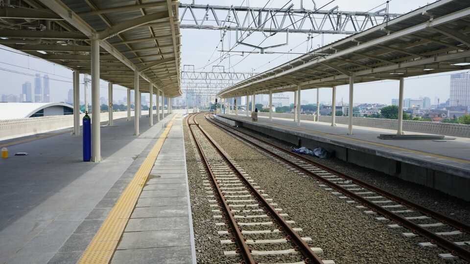 25 September, Jalur Layang Stasiun Manggarai Mulai Beroperasi