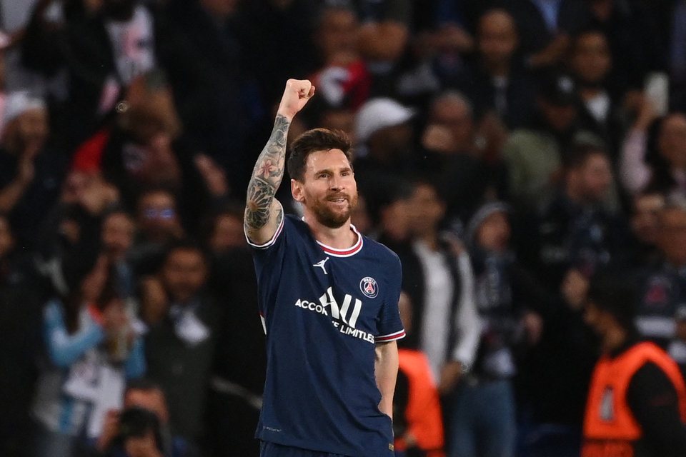 Selebrasi Lionel Messi usai mencetak gol perdananya bersama Paris Saint-Germain (PSG).