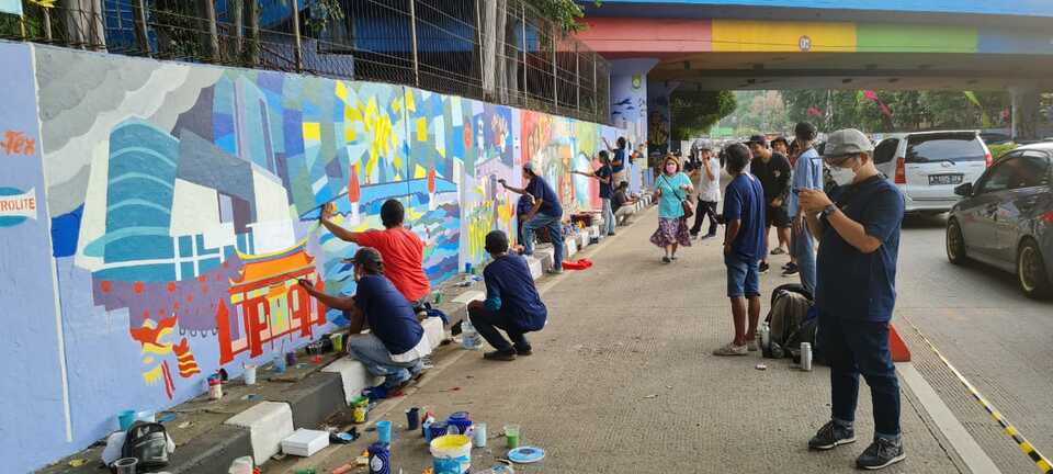 Ratusan seniman mural dari berbagai daerah mengikuti Lomba Mural Tingkat Nasional yang bertema Pesona Destinasi Wisata dan Budaya Kota Tangerang yang diselenggarakan Dispora Tangerang dengan dukungan Pacifik Paint.