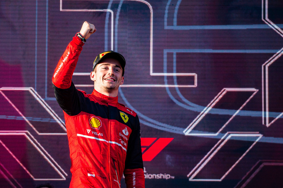 Pembalap Scuderia Ferrari, Charles Leclerc sukses mengamankan gelar juara F1 Grand Prix Australia 2022 di Sirkuit Albert Park, Minggu siang WIB, 10 April 2022.