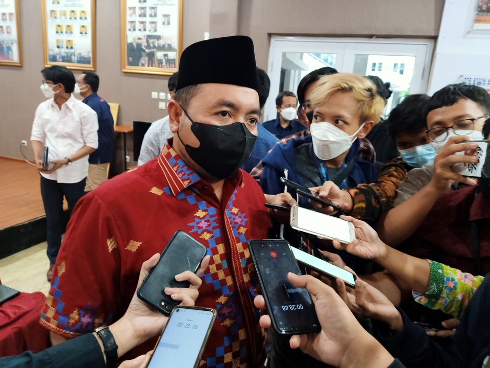 Anggota KPU Mochammad Afifuddin di Kantor KPU, Jalan Imam Bonjol, Menteng, Jakarta, Selasa, 26 April 2022.
