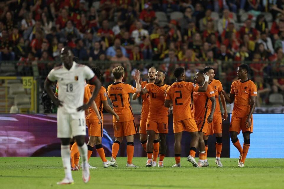 Para pemain Belanda merayakan gol ke gawang Belgia pada pertandingan pertama Grup A4 UEFA Nations League di Stadion King Baudouin, Brussel, Belgia, Sabtu 4 Juni 2022 dini hari WIB. 